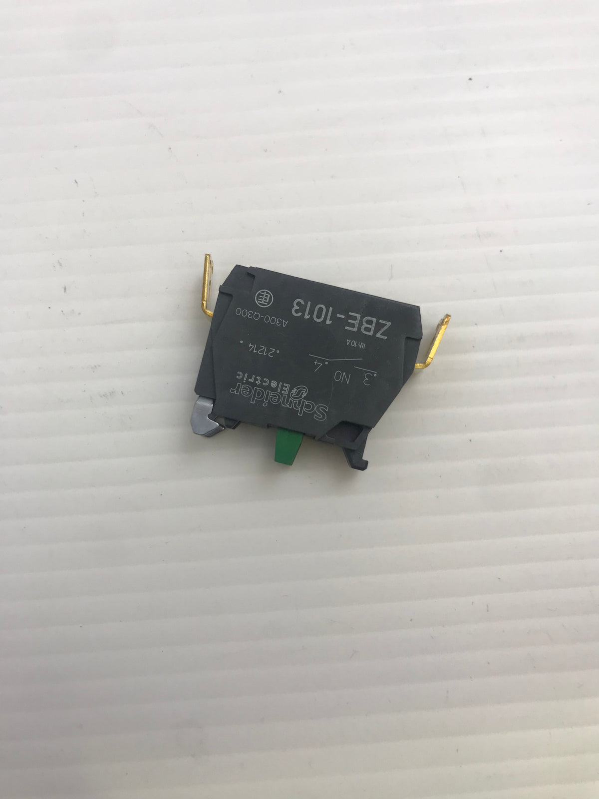 SWITCH - NORMALLY OPEN - 05762302